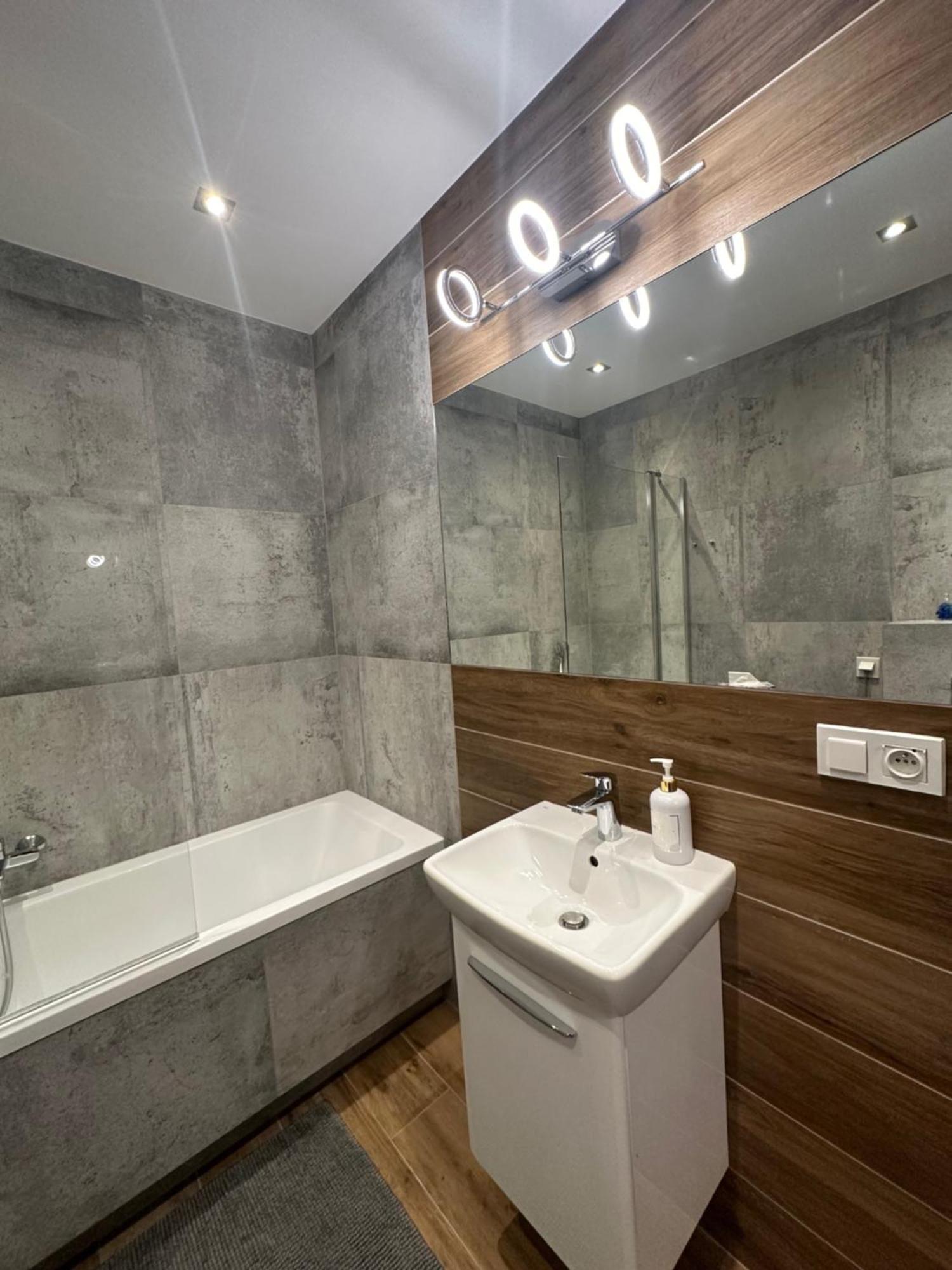 Modern Apartment Near To The Chopin'S Airport Cybernetyki 2A Warschau Exterior foto